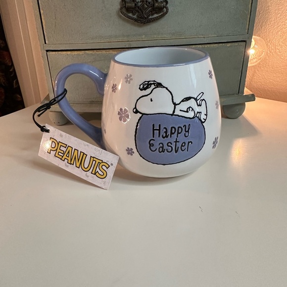 Snoopy Peanuts Easter cup - Picture 2 of 3